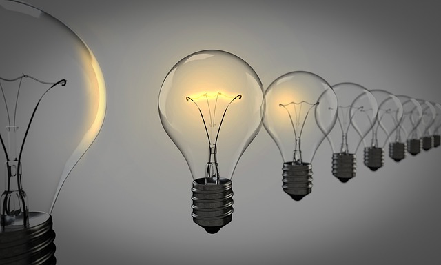 light-bulbs-1875384_640